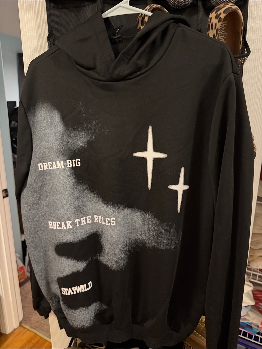ROMWE Black Graphic Hoodie with White Print